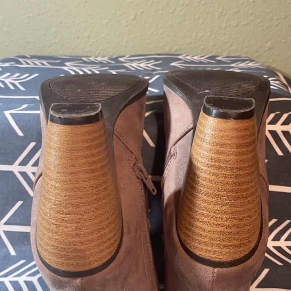 Qupid Faux Suede Booties - Picture 6 of 7